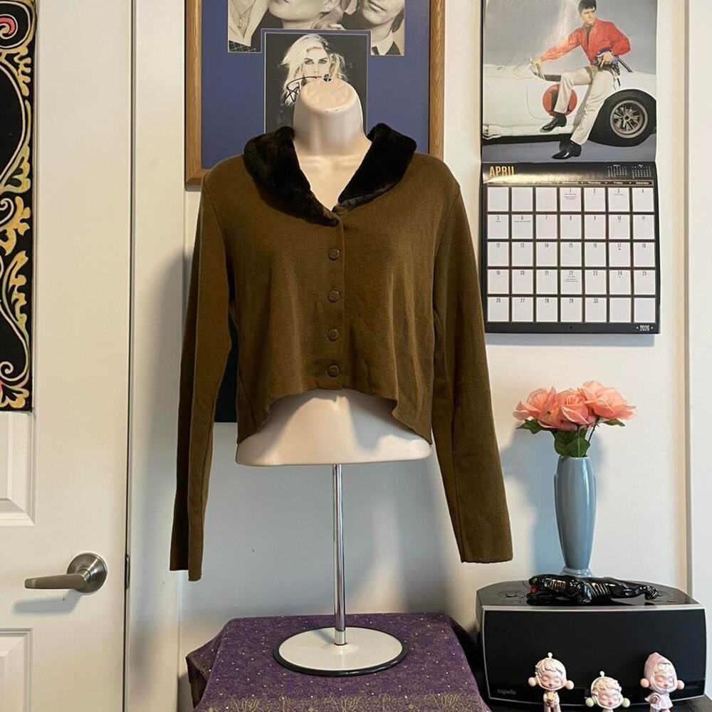 Brown cardigan with faux fur